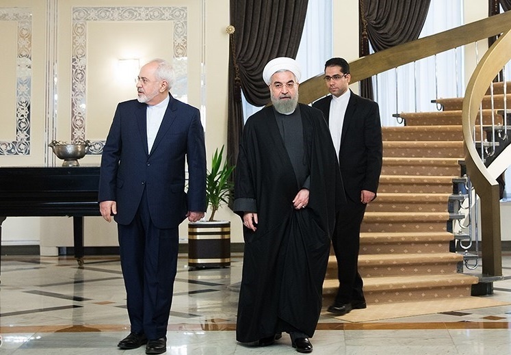 ۱۵۴۷۰۷۰۵۲۱-president-hassan-rouhani-and-fm-javad-zarif-in-saadabad-palace-02-1