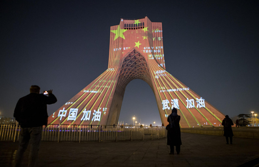 ایران و قدرتهای بزرگ