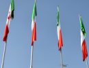 ۱۶۱۸۰۴۲۹۶۱-iran-flags-1-