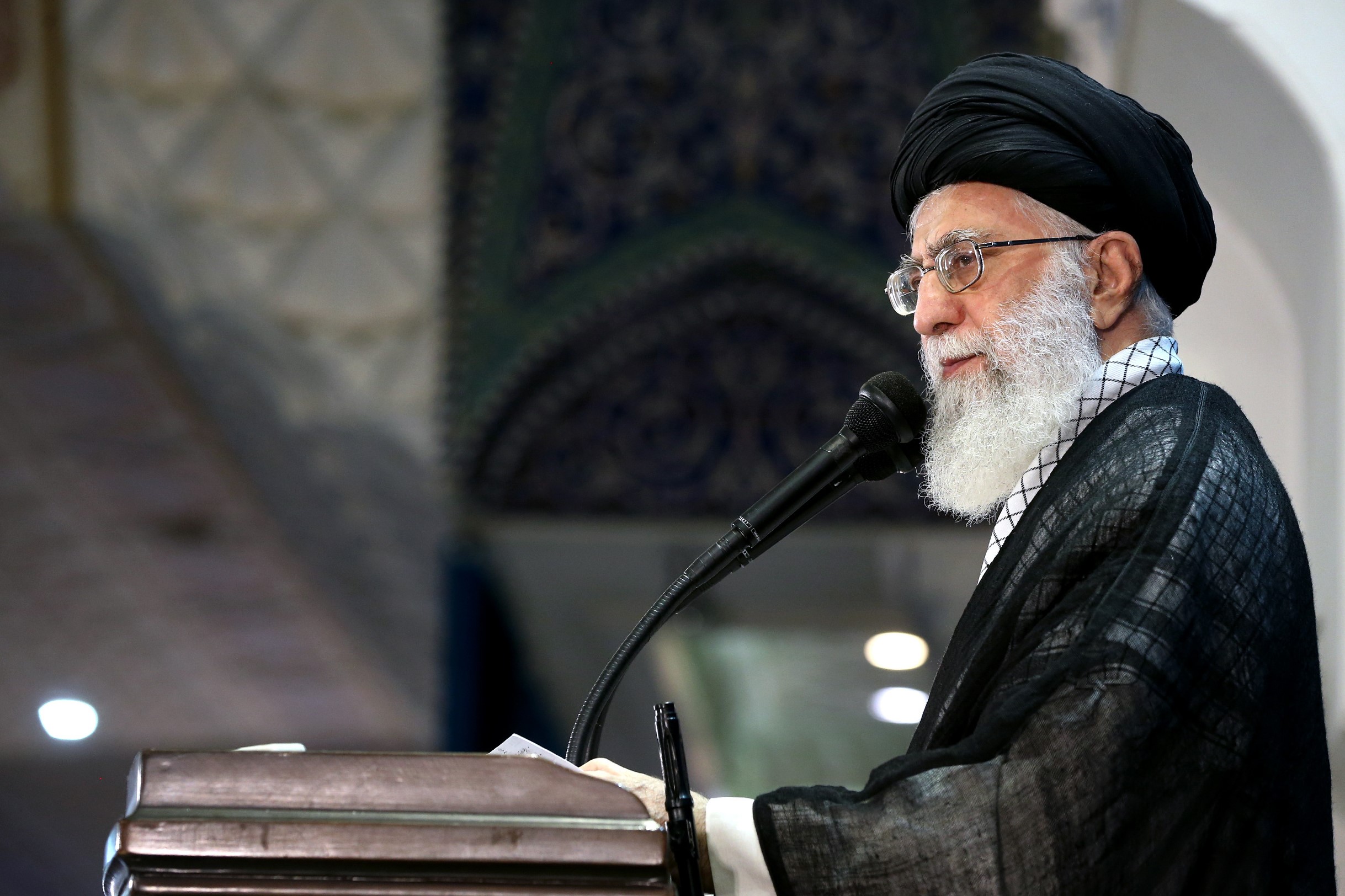 مقام معظم رهیری